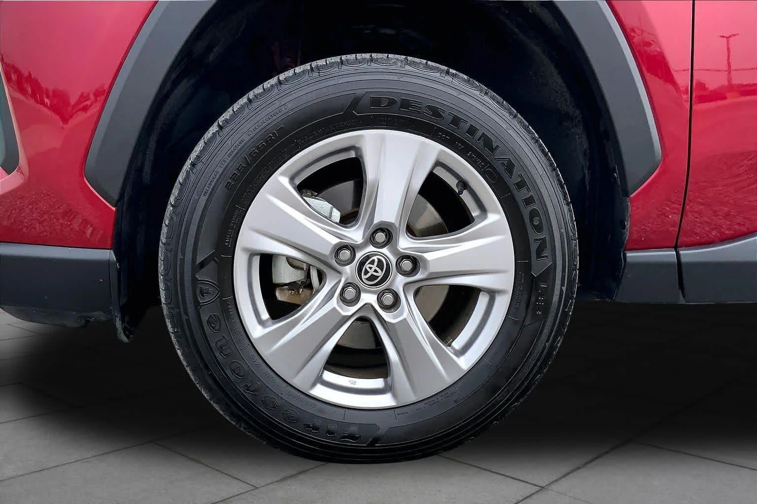 Used 2025 Ruby Flare Pearl Toyota XLE image 11