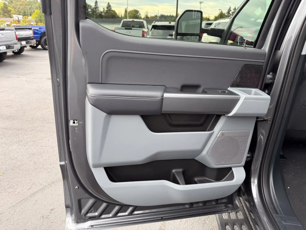 New 2027 Carbonized Gray Metallic Ford F-250® XLT image 16