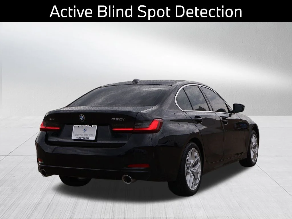 2025 BMW 3 Series 330i - Photo 9