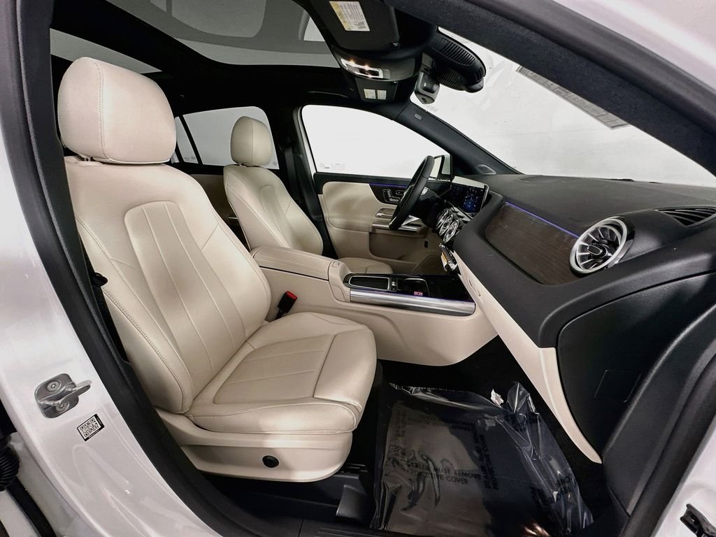 New 2026 Polar White Mercedes-Benz GLA 250 image 28