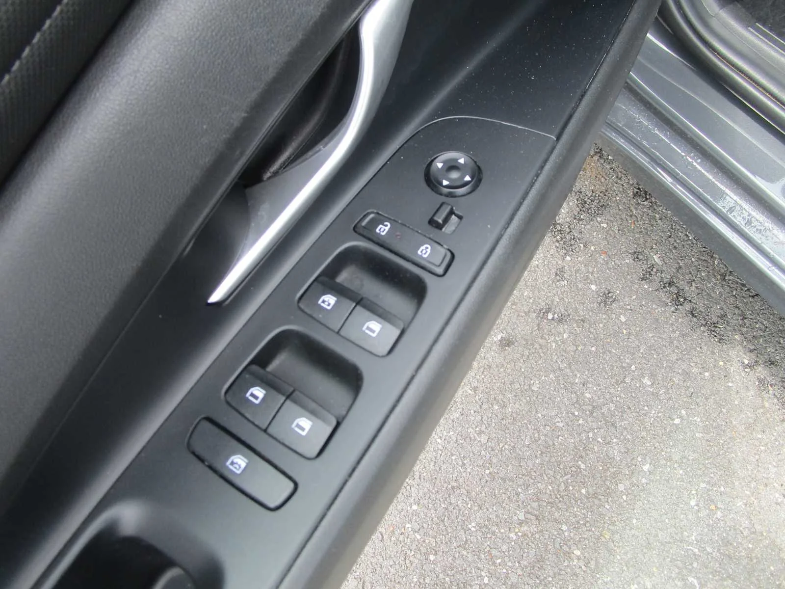 Certified Used 2024 Ecotronic Gray Hyundai Limited image 13