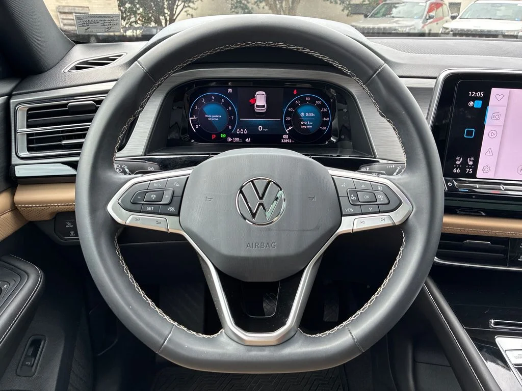 Used 2024  Volkswagen 2.0T SE w/Technology image 14