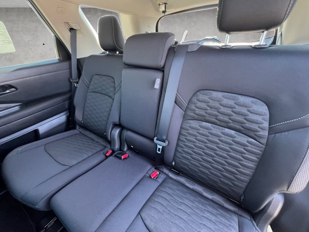 2026 Nissan Pathfinder SV - Photo 23