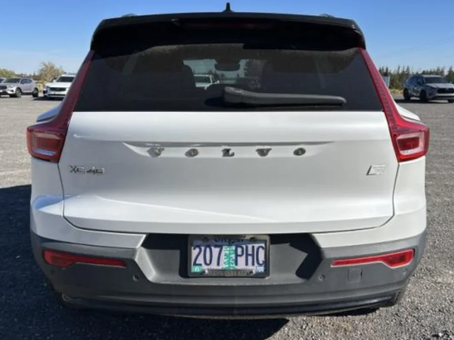 Used 2023 White Volvo Twin Plus image 6