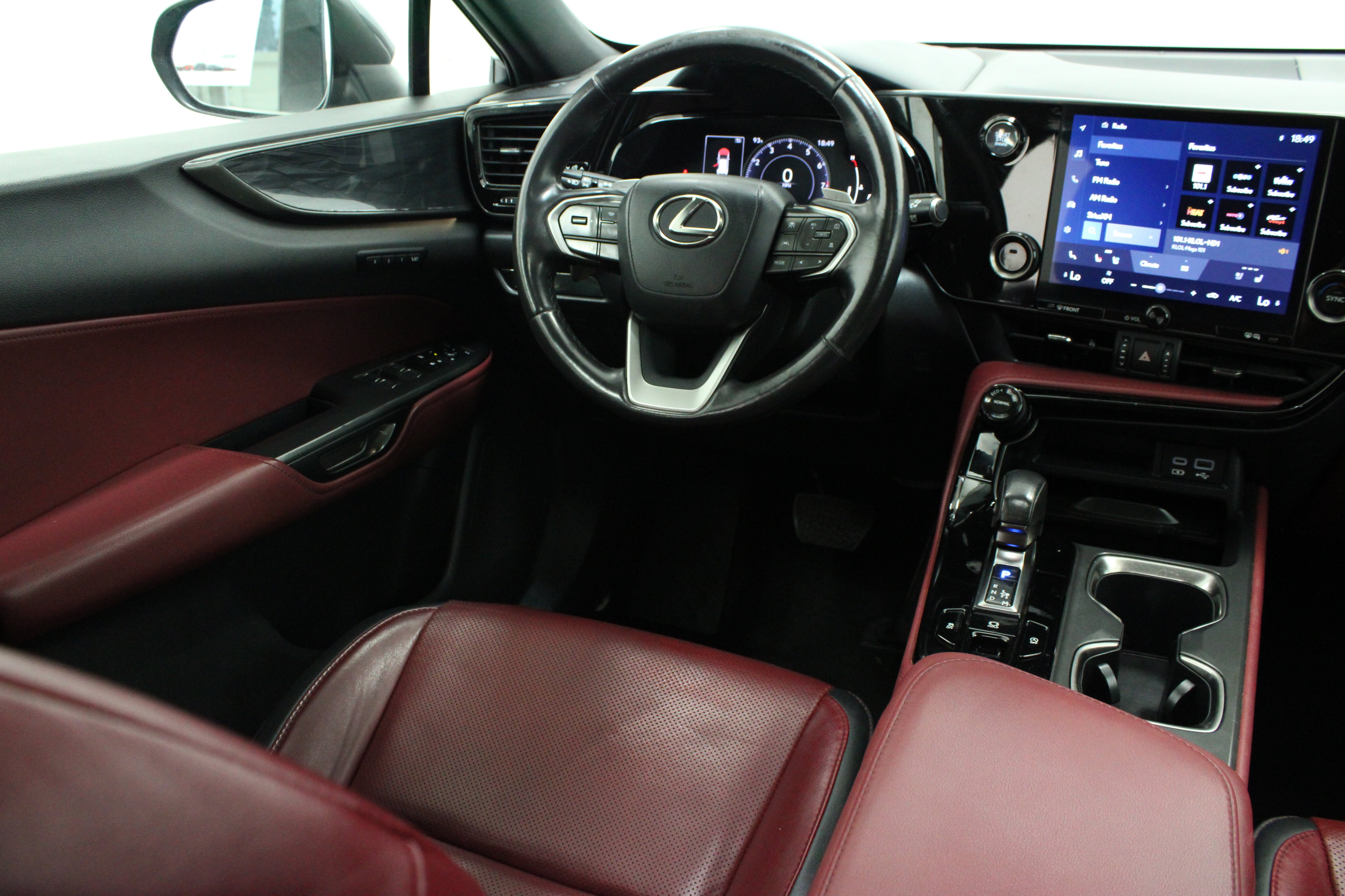 Used 2024 Cloudburst Gray Lexus NX 250 Premium 2.5L image 31