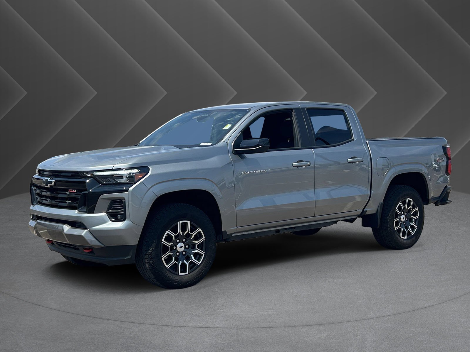 Used 2024 Sterling Gray Metallic Chevrolet 4WD Z71 image 34