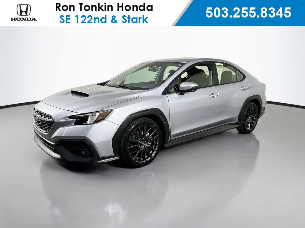 Used 2023 Ice Silver Metallic Subaru Premium image 4