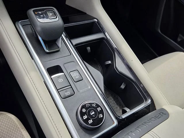 Used 2024 Gray Nissan SV image 22