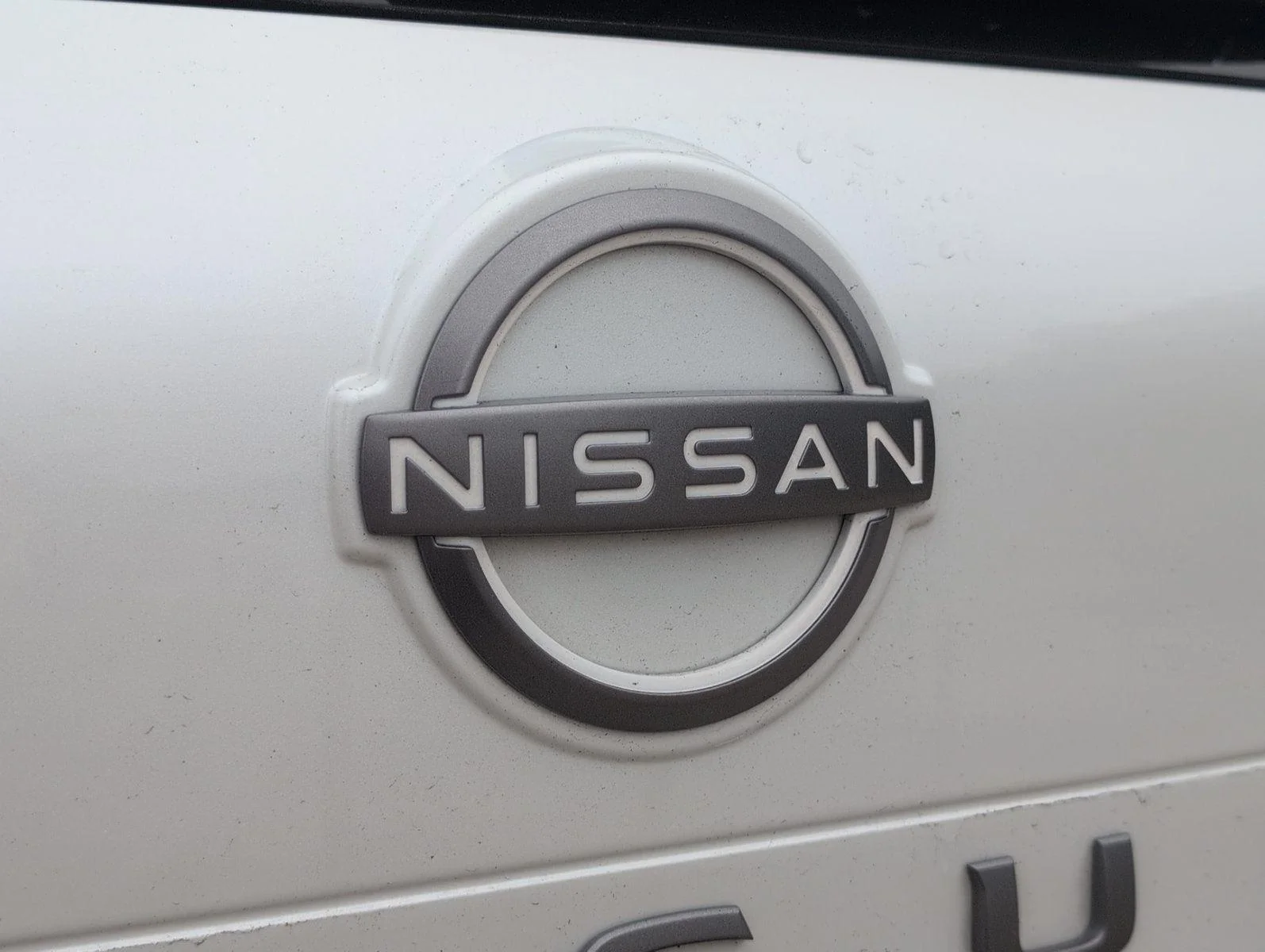 Used 2025 Everest White Pearl Nissan SV image 6