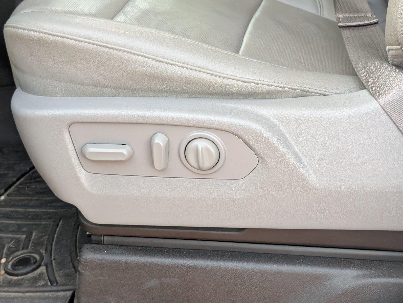Used 2021 SUMMIT WHITE GMC SLT image 19
