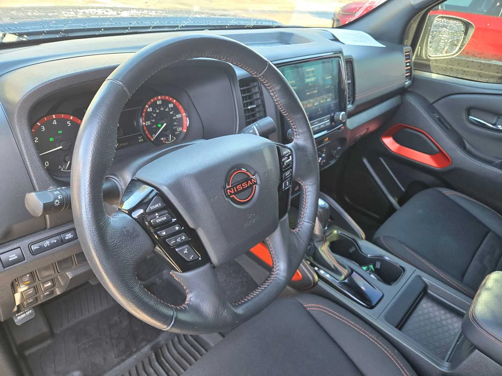 Used 2023  Nissan PRO-4X image 11