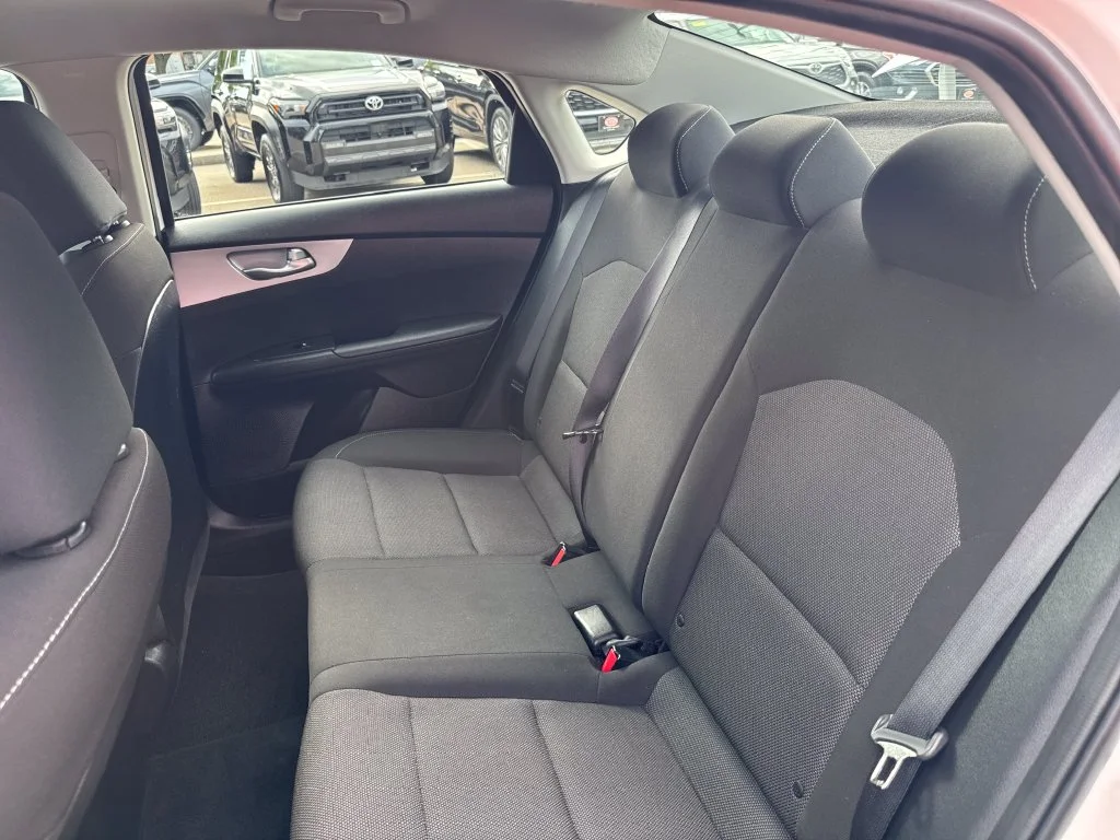 Used 2024 White Kia LXS image 34