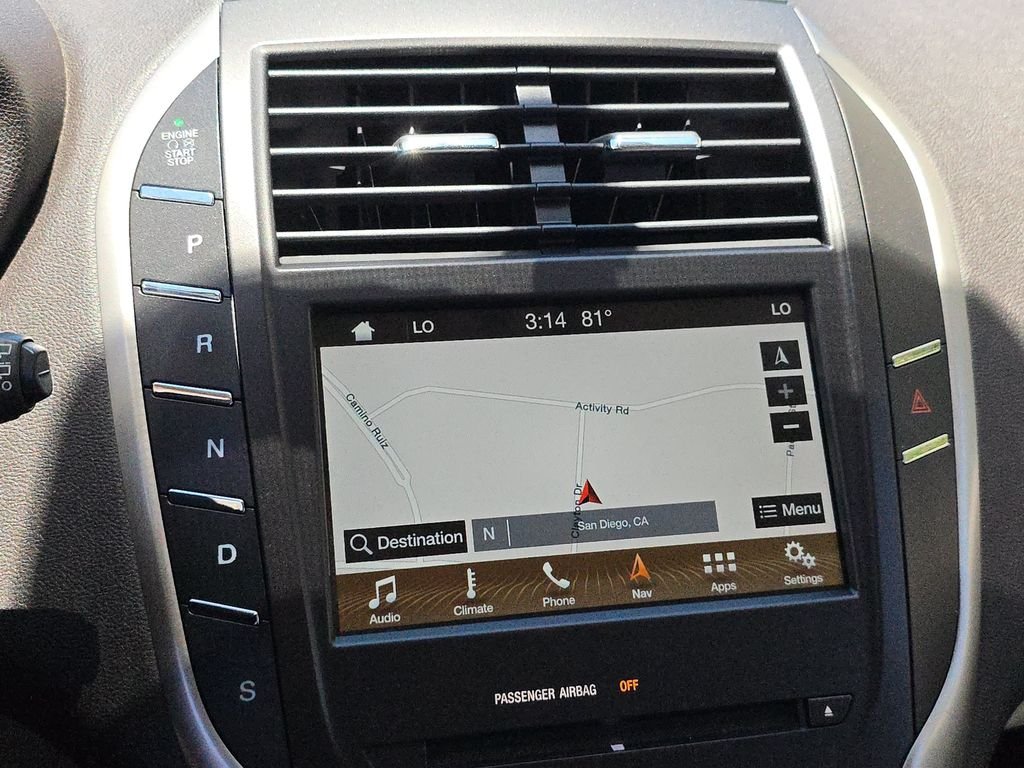 Used 2016 Silver Lincoln Select image 28