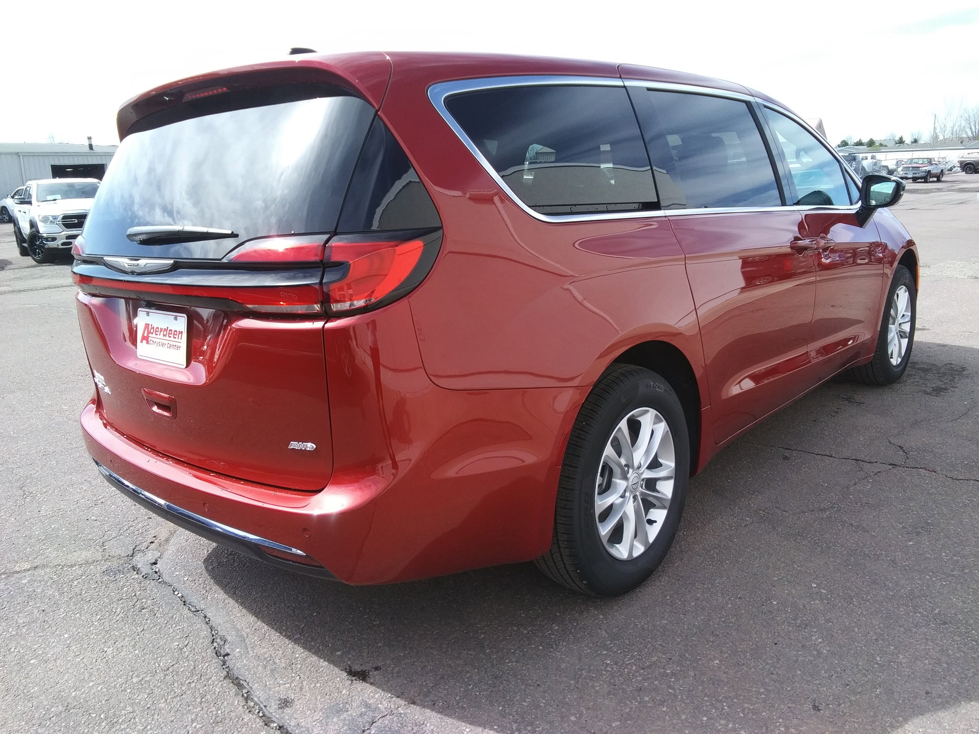 New 2026 Red Hot Pearl-Coat Exterior Paint Chrysler Select image 5