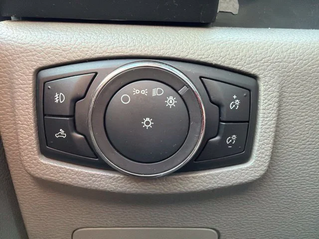 Used 2018 Blue Ford XL image 29