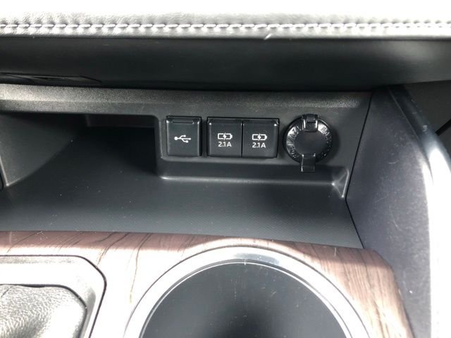 Used 2021 Blizzard Pearl Toyota Limited image 32