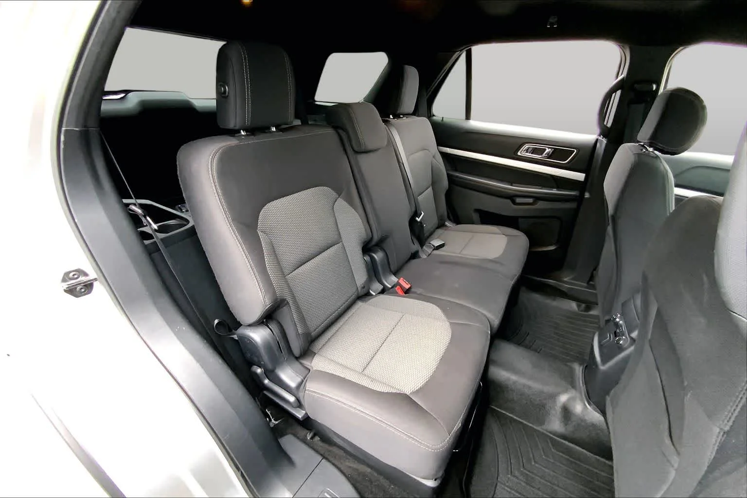 Used 2017 Ingot Silver Metallic Ford XLT image 20