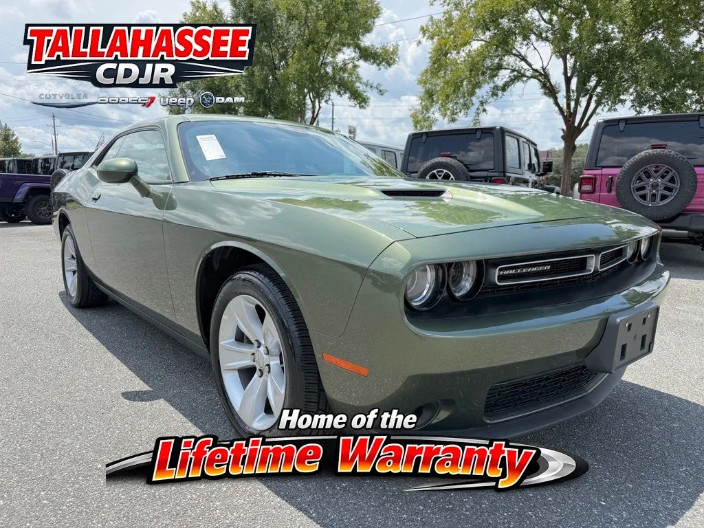 Used 2023 Green Dodge SXT image 1