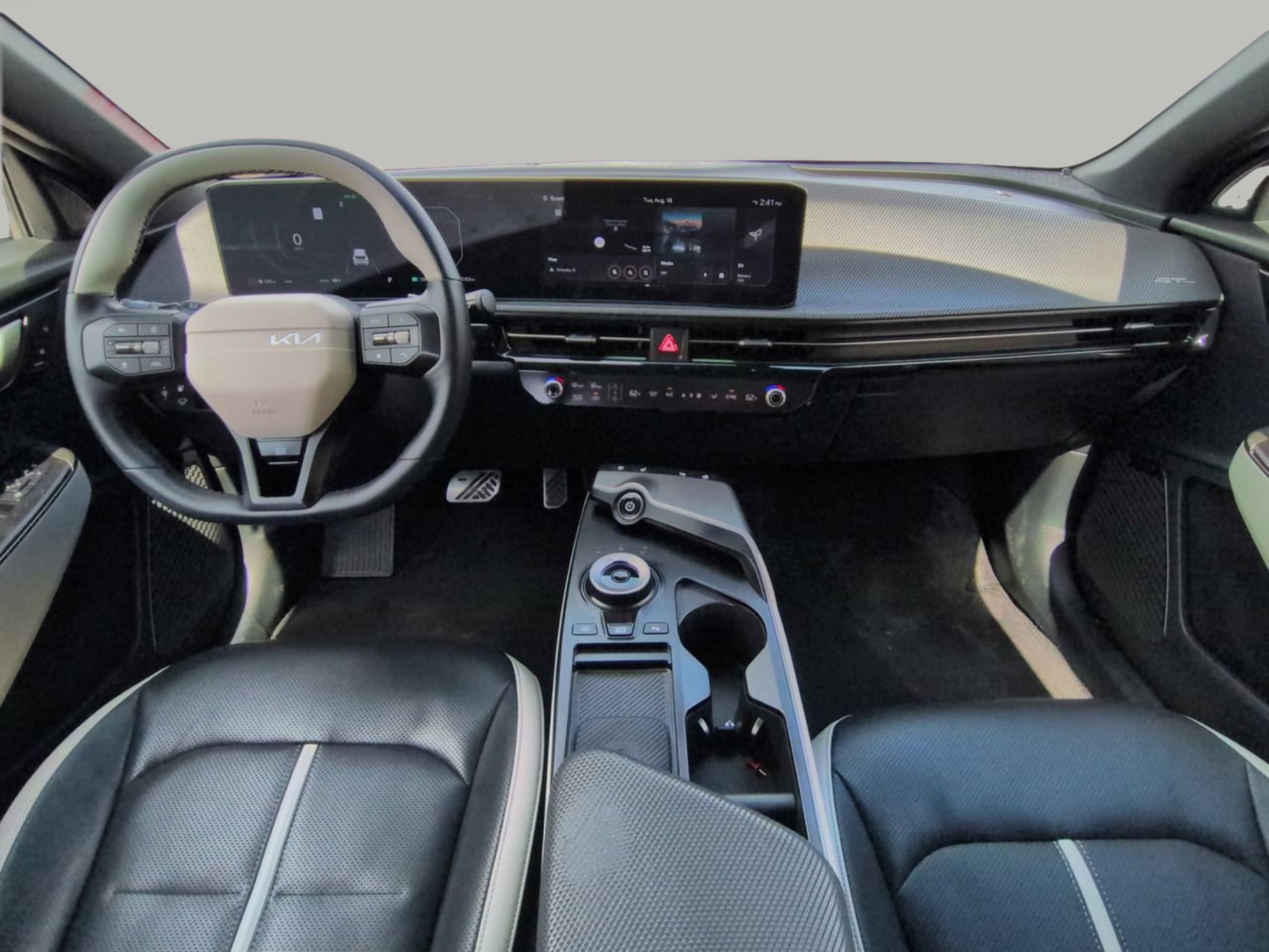 Certified Used 2025 Wolf Gray Kia GT-Line image 13