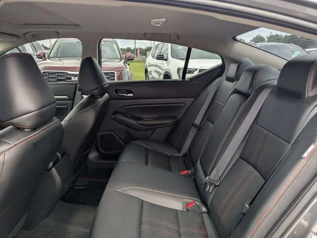 2024 Nissan Altima SR - Photo 12
