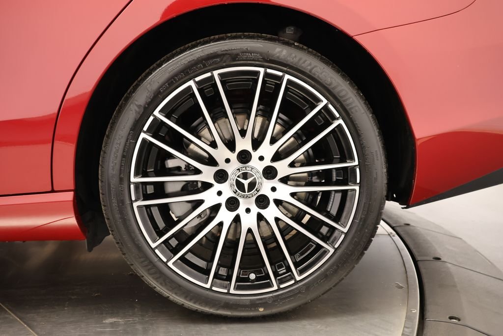 New 2026 MANUFAKTUR Patagonia Red Metallic Mercedes-Benz C 300 image 12
