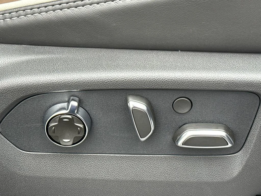 2026 GMC Yukon XL Denali Ultimate - Photo 42