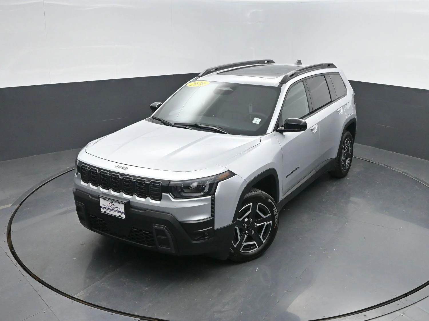 New 2026 Silver Zynith Clear-Coat Exterior Paint Jeep Laredo image 37