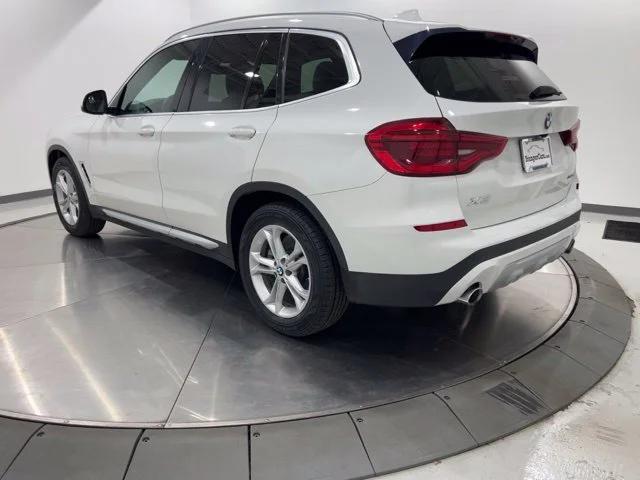 Used 2018 White BMW xDrive30i image 3