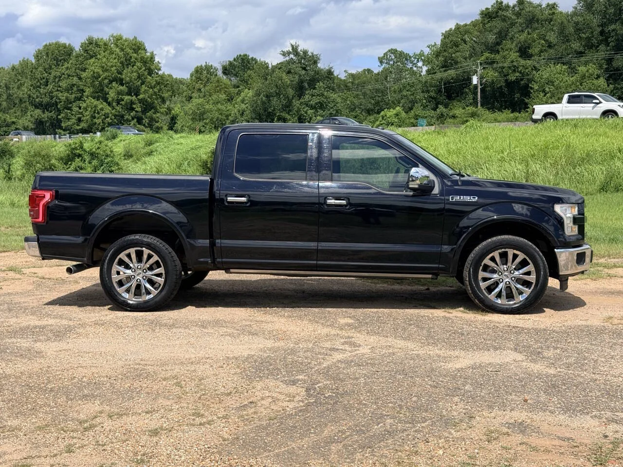 Used 2017 Black Ford Lariat 4x4 4dr SuperCrew 5.5 ft. SB image 6
