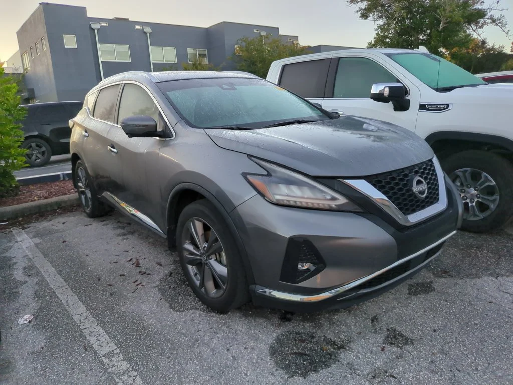 Used 2023 Gray Nissan Platinum image 6