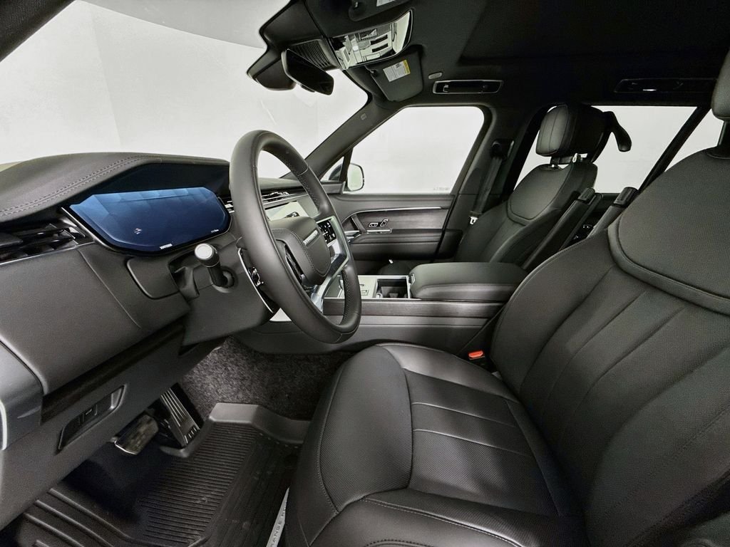 New 2026 Fuji White Land Rover SE image 5