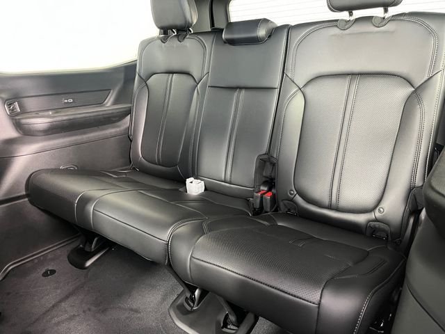 New 2026 Bright White Clear-Coat Exterior Paint Jeep  image 11