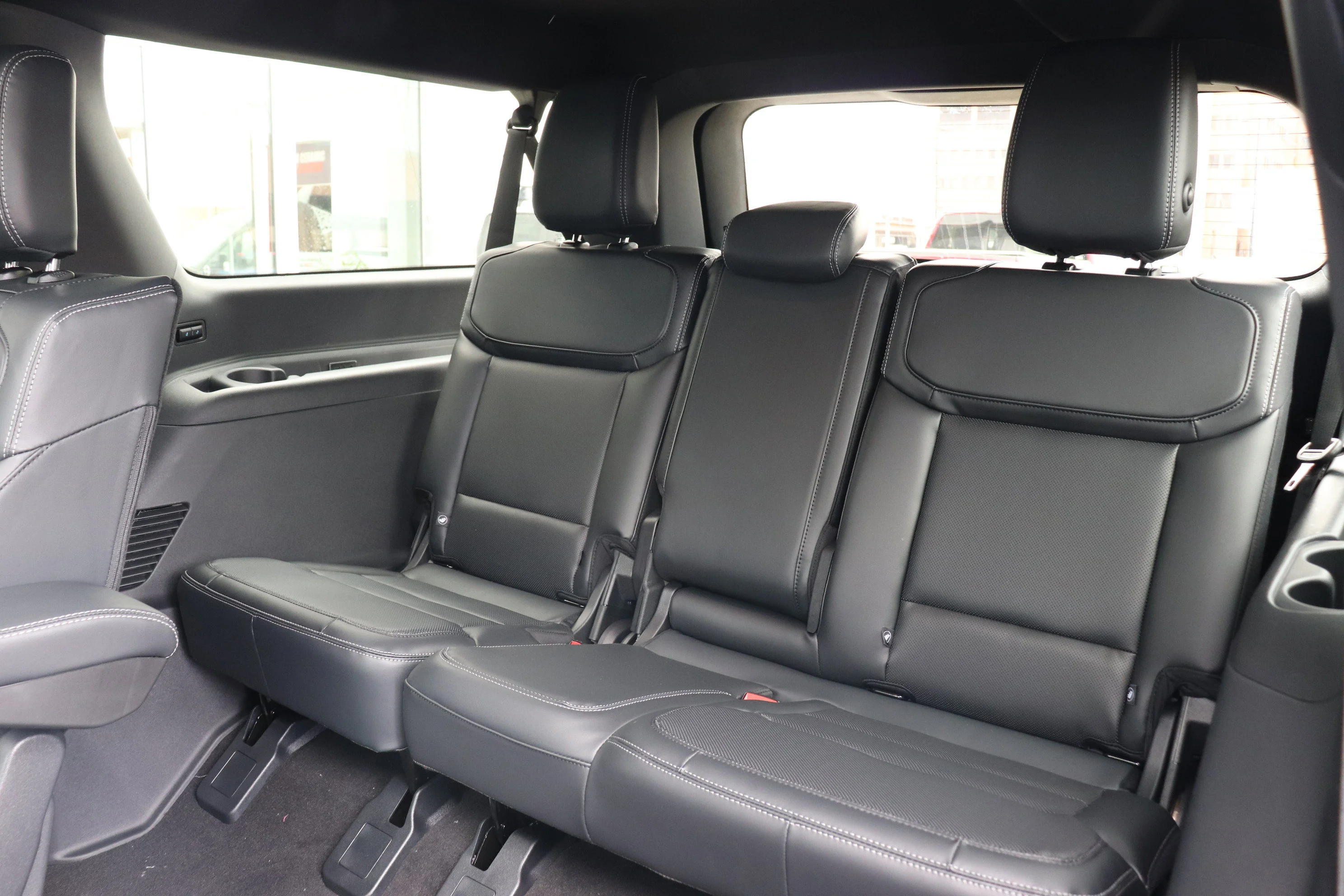 New 2026 AGATE BLACK METALLIC Ford Platinum Max image 14