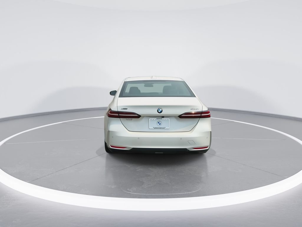 New 2027 White BMW 530i xDrive image 7