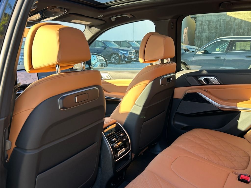 New 2026 Carbon Black Metallic BMW xDrive40i image 31