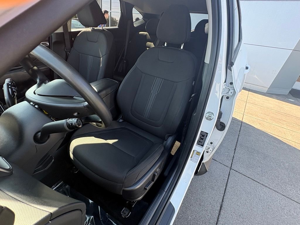 Used 2024 White Pearl Hyundai SEL image 12
