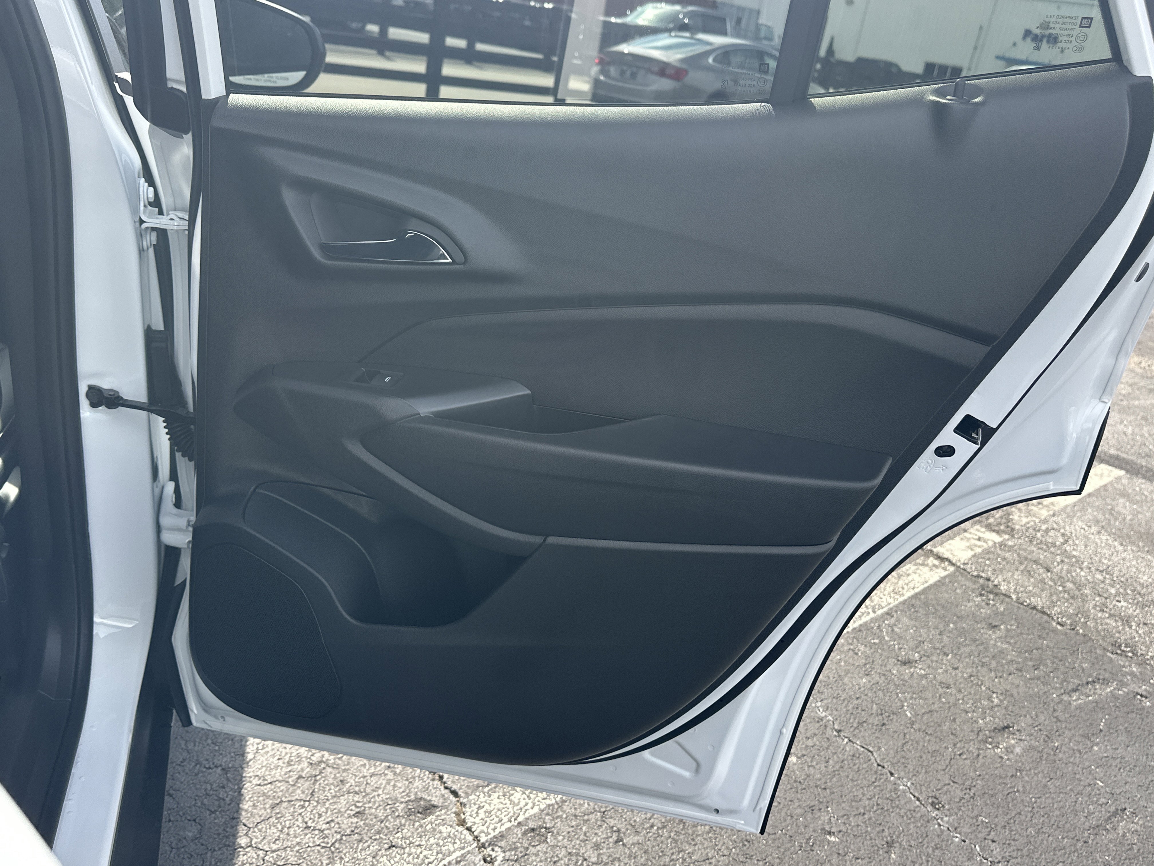New 2026 Summit White Chevrolet 2RS image 17