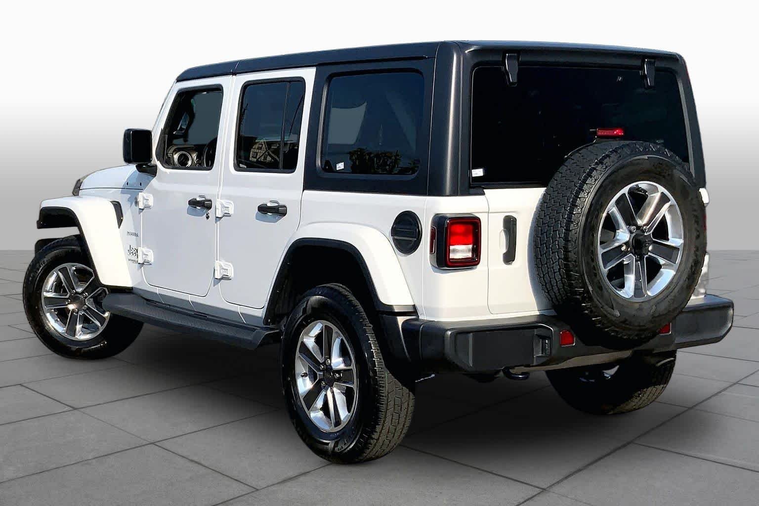 Used 2021 Bright White Clearcoat Jeep Unlimited Sahara image 11