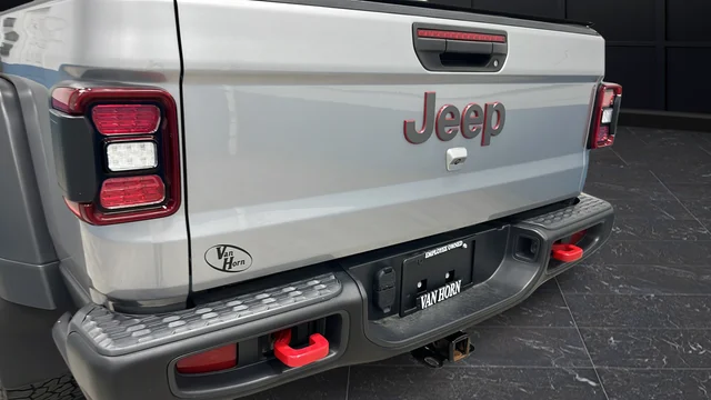 Used 2021 Billet Silver Metallic Clearcoat Jeep Rubicon image 41