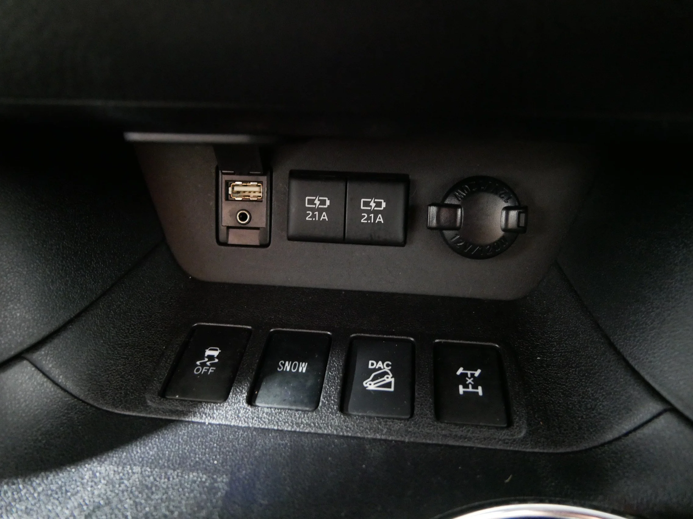 Used 2017 Midnight Black Metallic Toyota Limited image 29