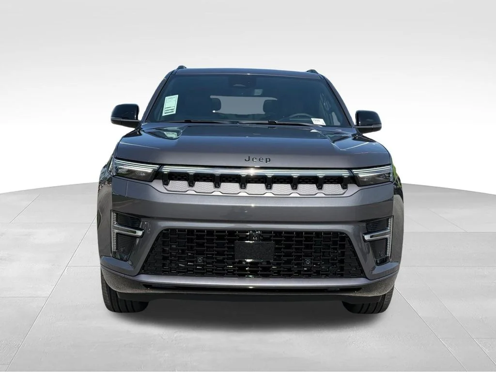 New 2026 Baltic-Gray Metallic Clear-Coat Exterior Paint Jeep Limited Reserve image 25