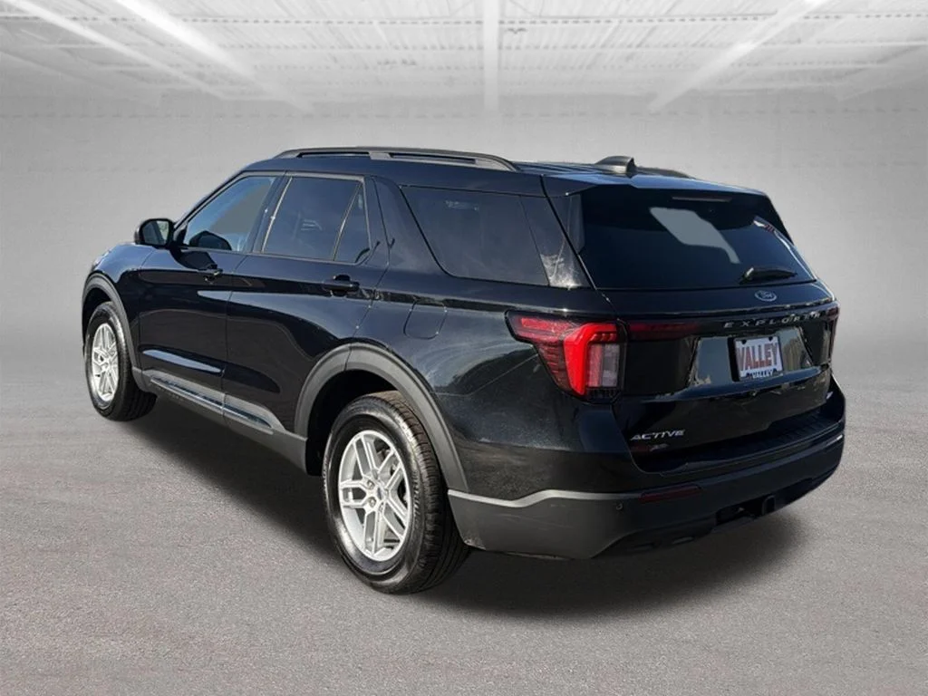Used 2025 Black Ford Active image 9