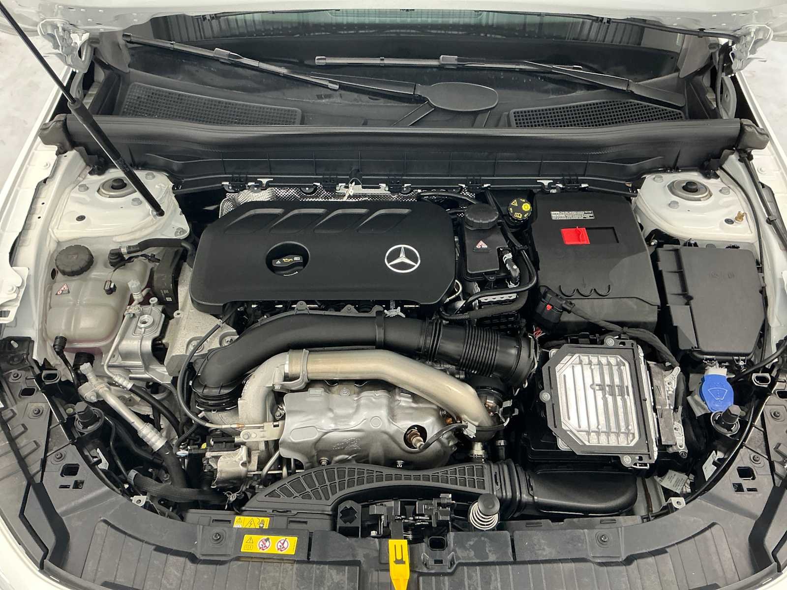 Certified Used 2026 Polar White Mercedes-Benz GLB 250 image 27