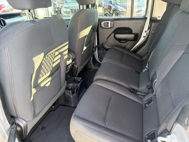 Used 2020 Silver Jeep Altitude image 11