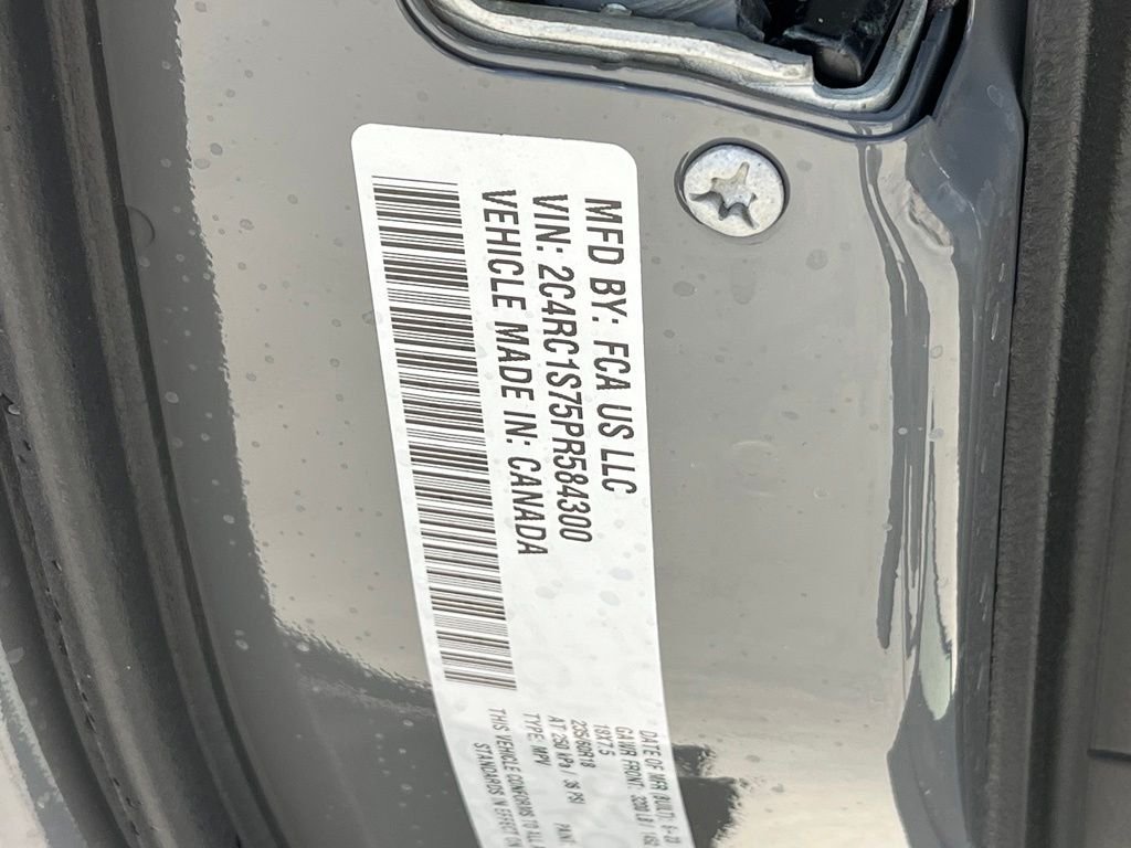 Used 2023 Gray Chrysler Limited image 21