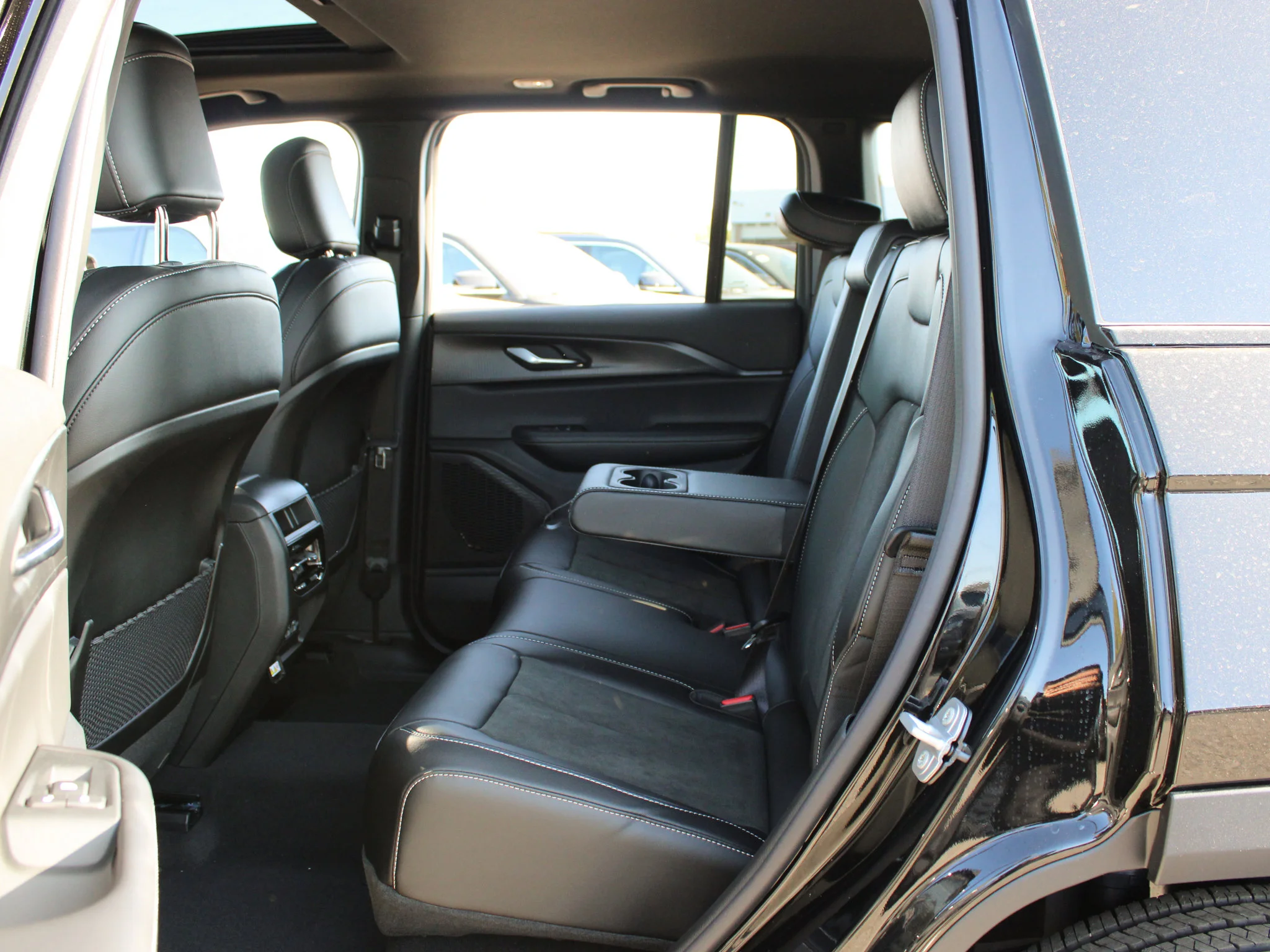 New 2025 Black Jeep Altitude* 4x4, Sunroof, Trailer Tow Pkg, Heated Leather image 10