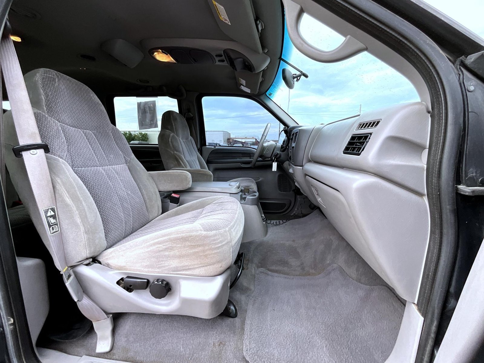 Used 2001 Black Ford XLT image 17