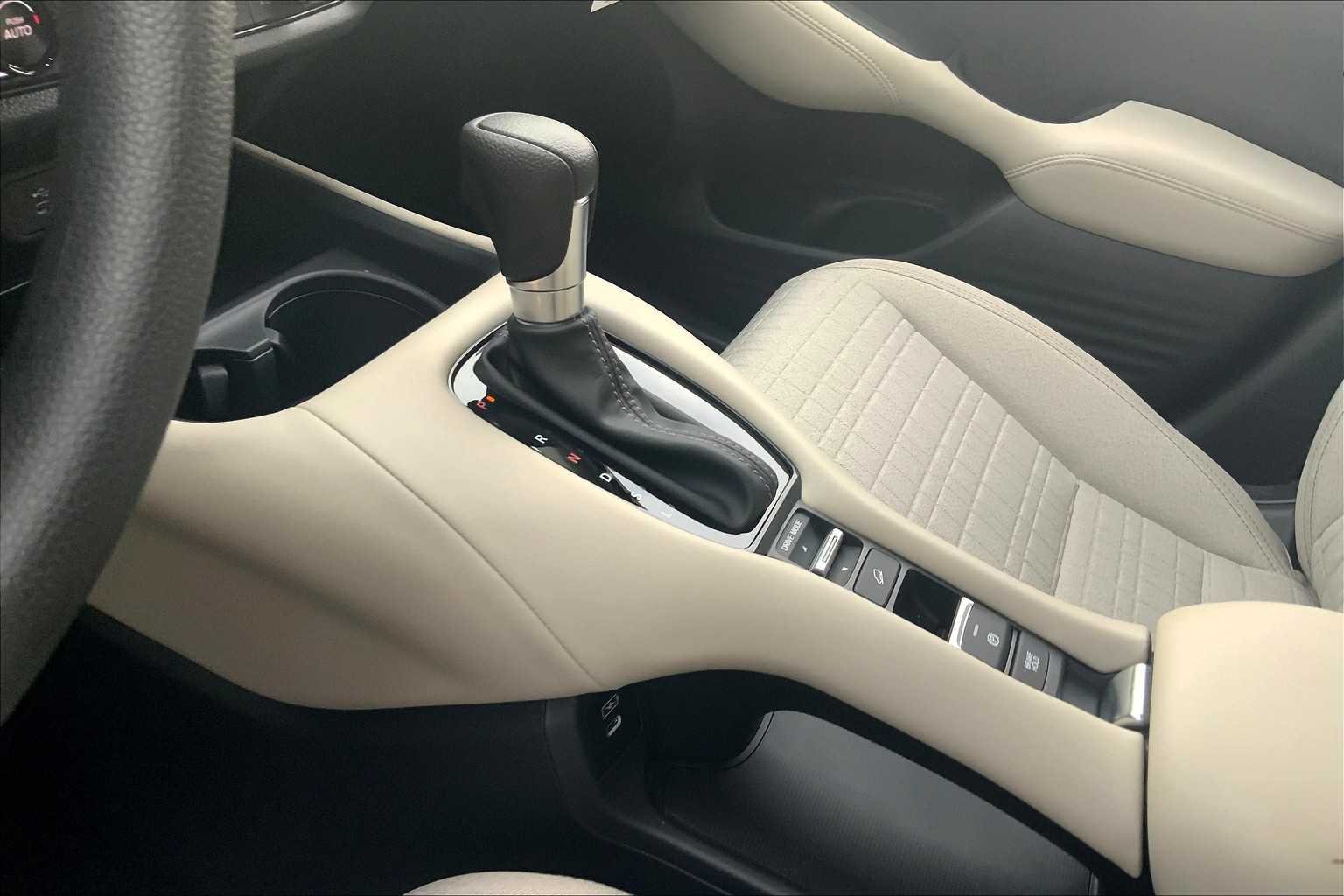 2026 Honda HR-V LX - Photo 6