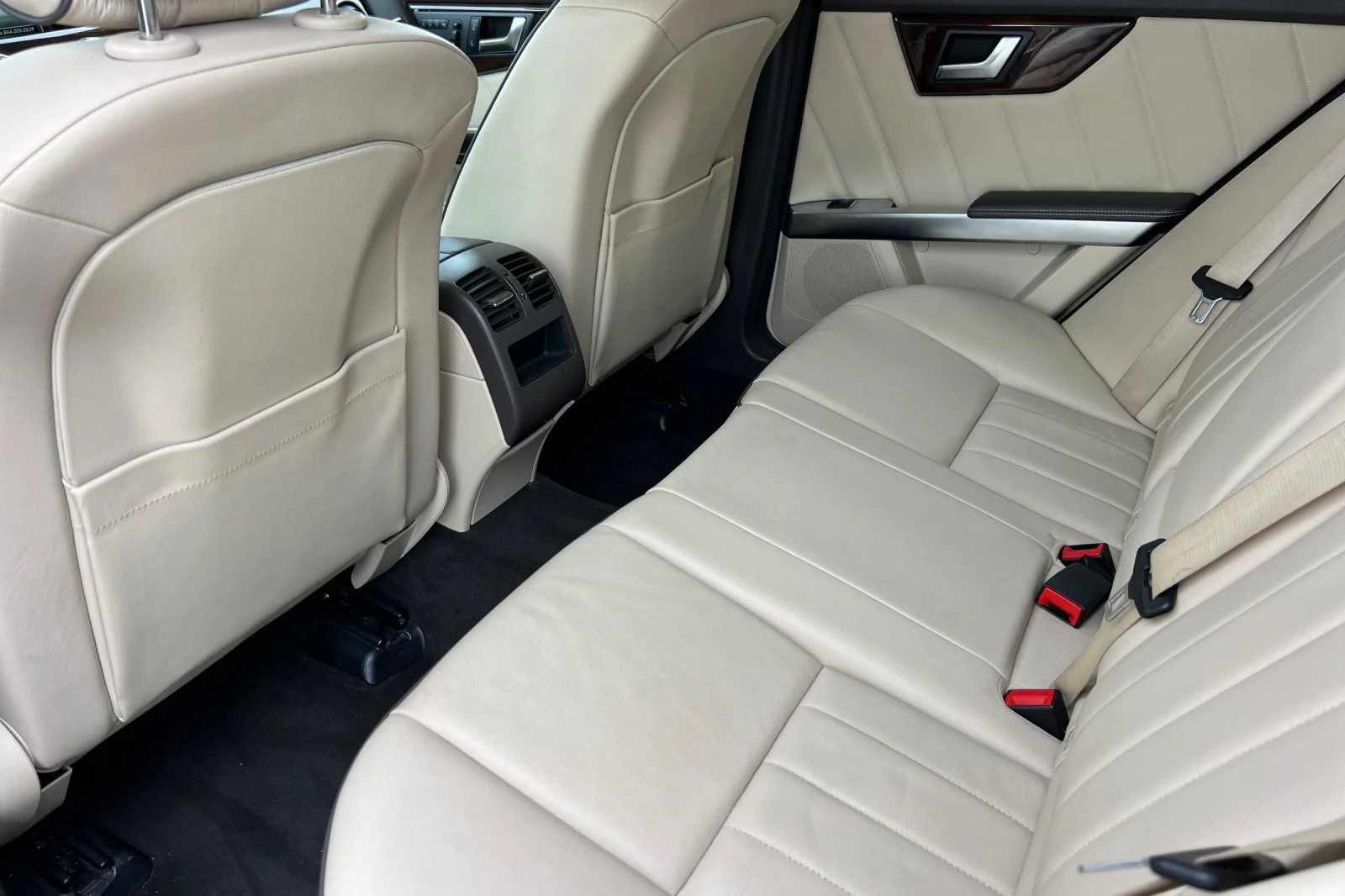 Used 2014  Mercedes-Benz GLK 250 image 4