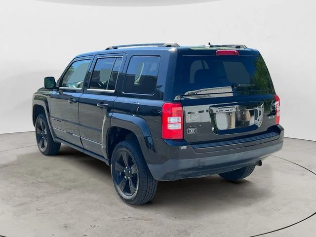 Used 2015 Black Jeep Altitude image 3